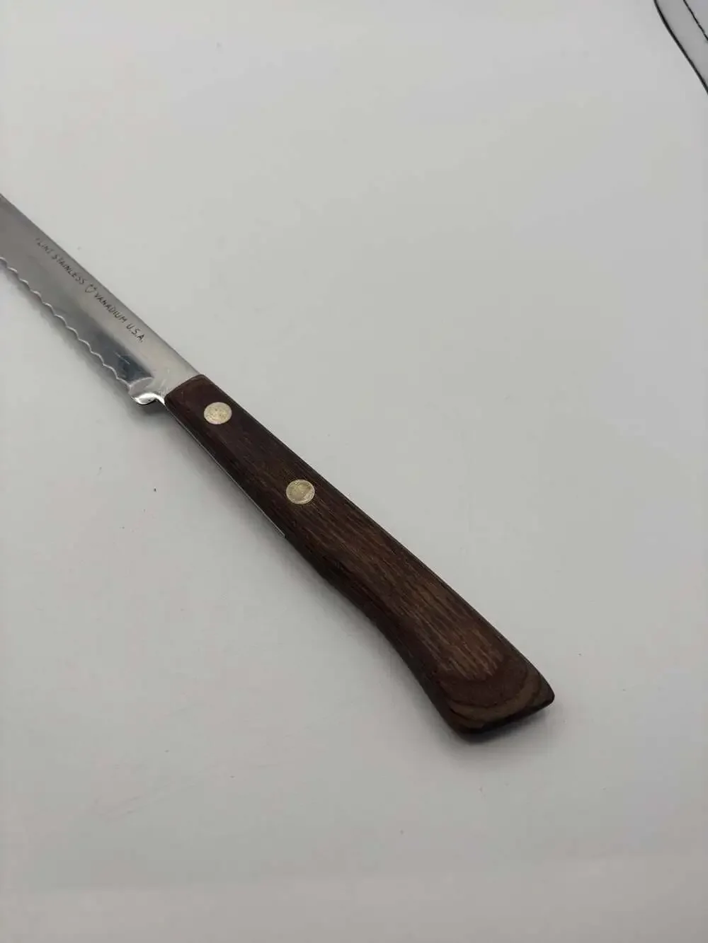 Vintage EKCO Flint Stainless Vanadium Serrated Bread Knife with Wooden Handle
